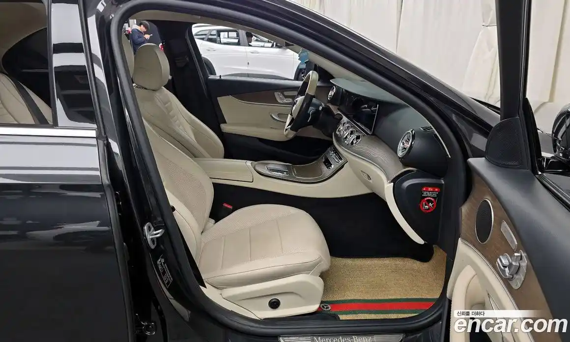 Mercedes-Benz E-Class 2021 2.0 Автомат в Москве № 142802, фото 9