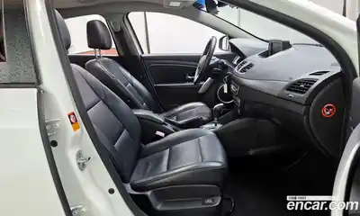 Renault SM3 2011 1.6 Автомат в Москве № 148267, миниатюра 7