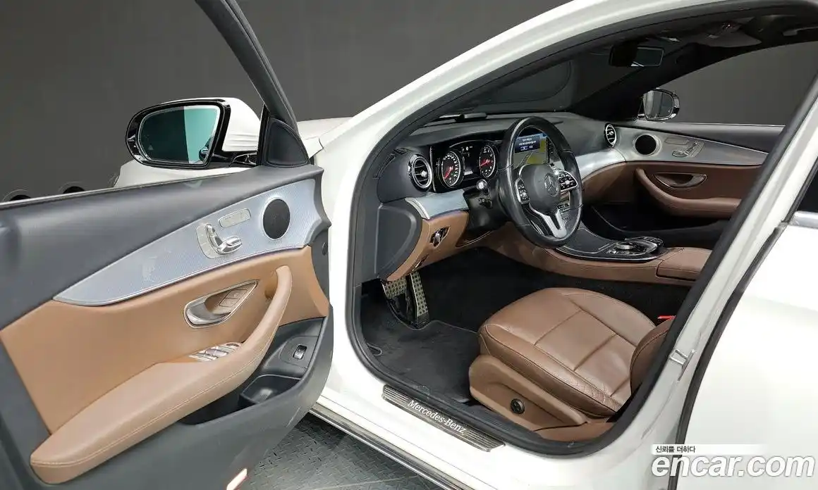 Mercedes-Benz E-Class 2020 2.0 Автомат в Москве № 161285, фото 18