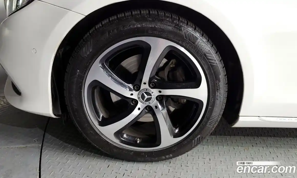 Mercedes-Benz E-Class 2020 2.0 Автомат в Москве № 161285, фото 9