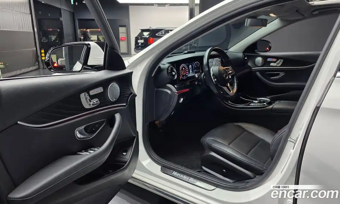 Mercedes-Benz E-Class 2019 2.0 Автомат в Москве № 161443, фото 14