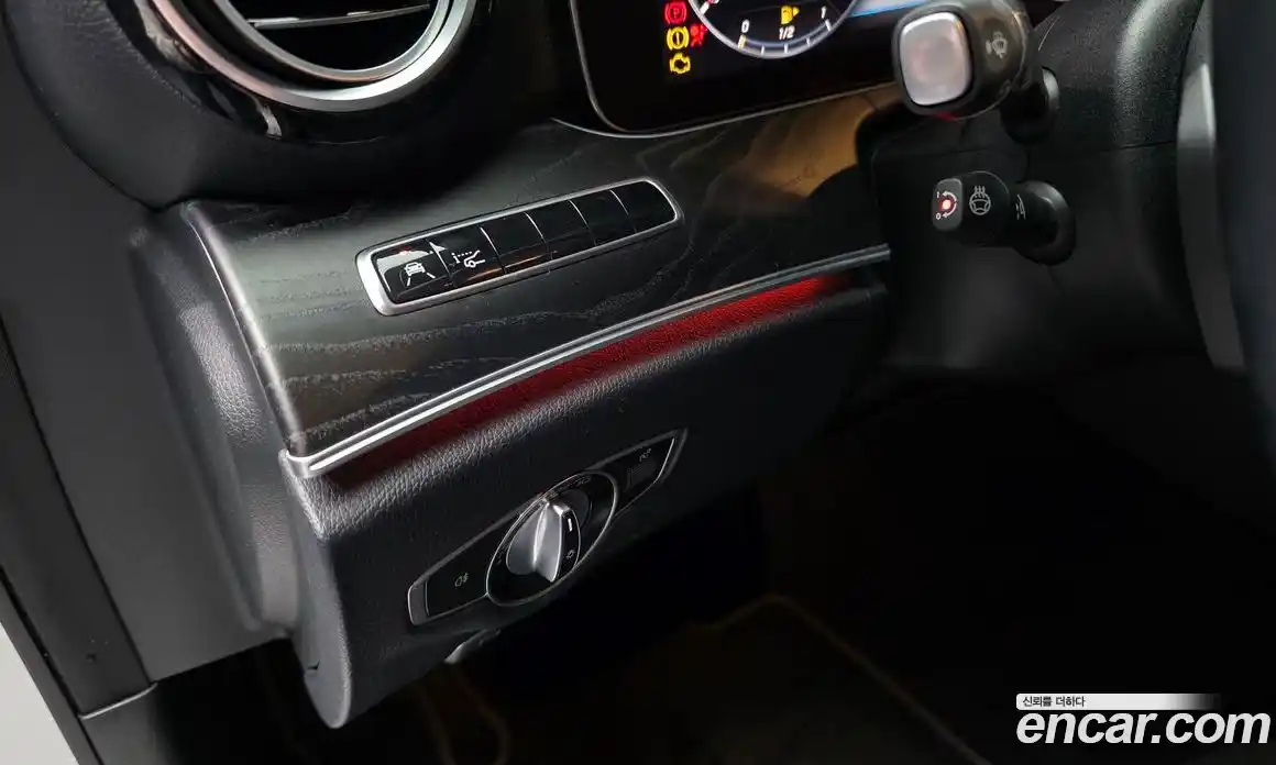 Mercedes-Benz E-Class 2019 2.0 Автомат в Москве № 161443, фото 17