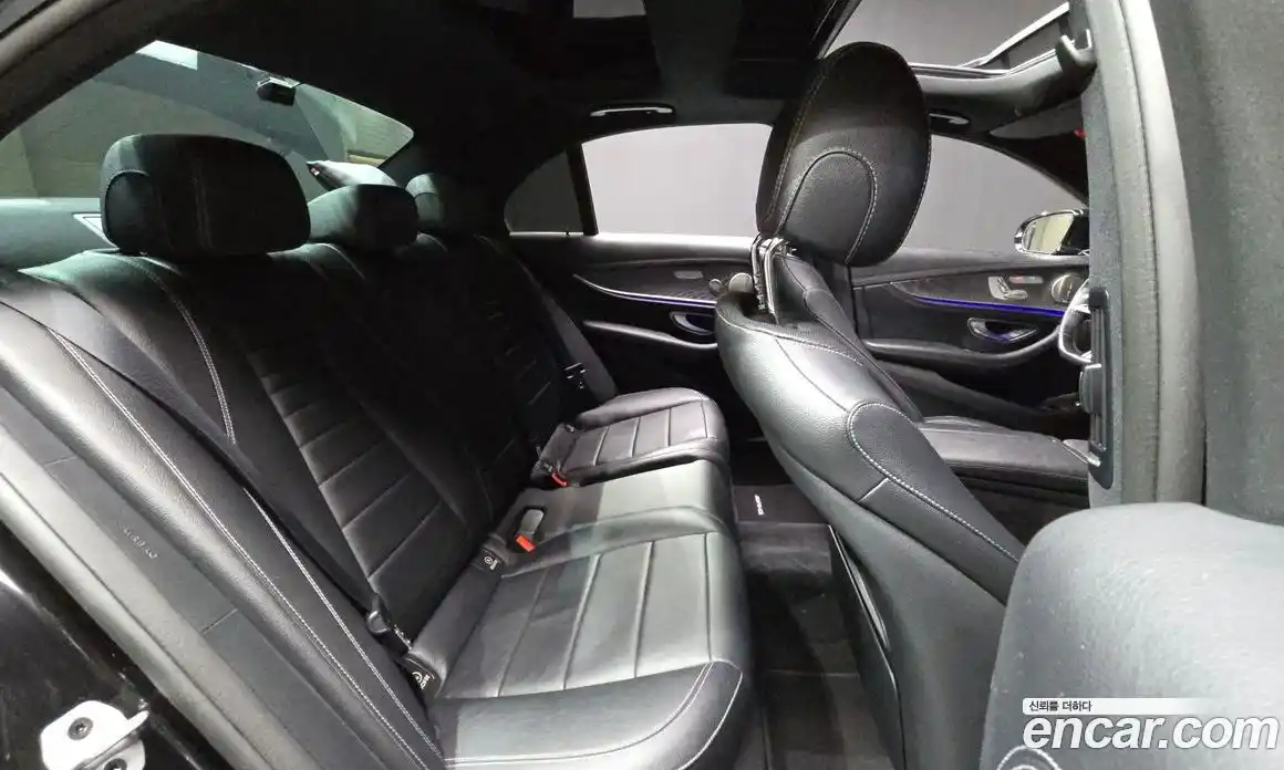 Mercedes-Benz E-Class 2022 2.0 Автомат в Москве № 161925, фото 4