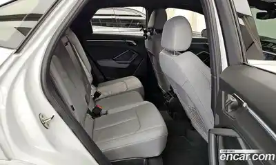 Audi Q3 2022 2.0 Автомат в Москве № 162982, миниатюра 12