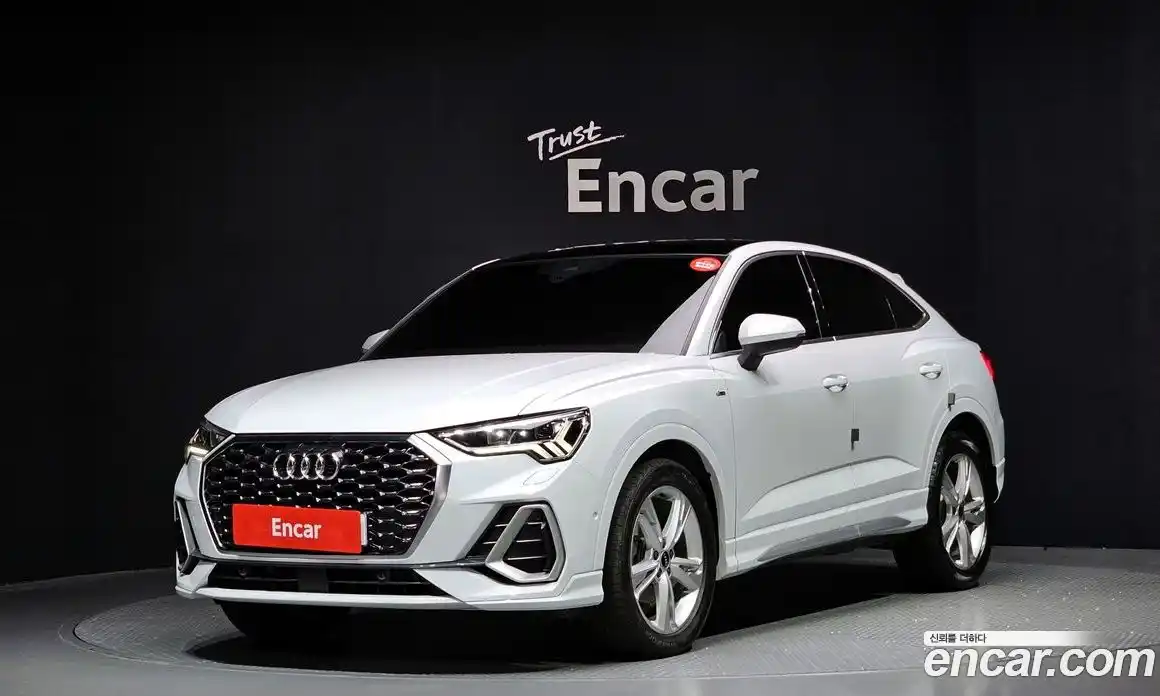 Audi Q3 2022 2.0 Автомат в Москве № 162982, фото 4