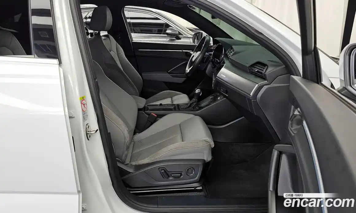 Audi Q3 2022 2.0 Автомат в Москве № 162982, фото 9