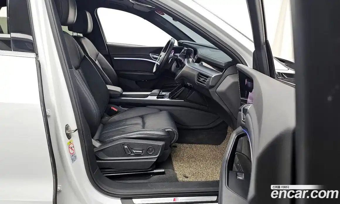 Audi e-tron 2022 0.2 Автомат в Москве № 163603, фото 16