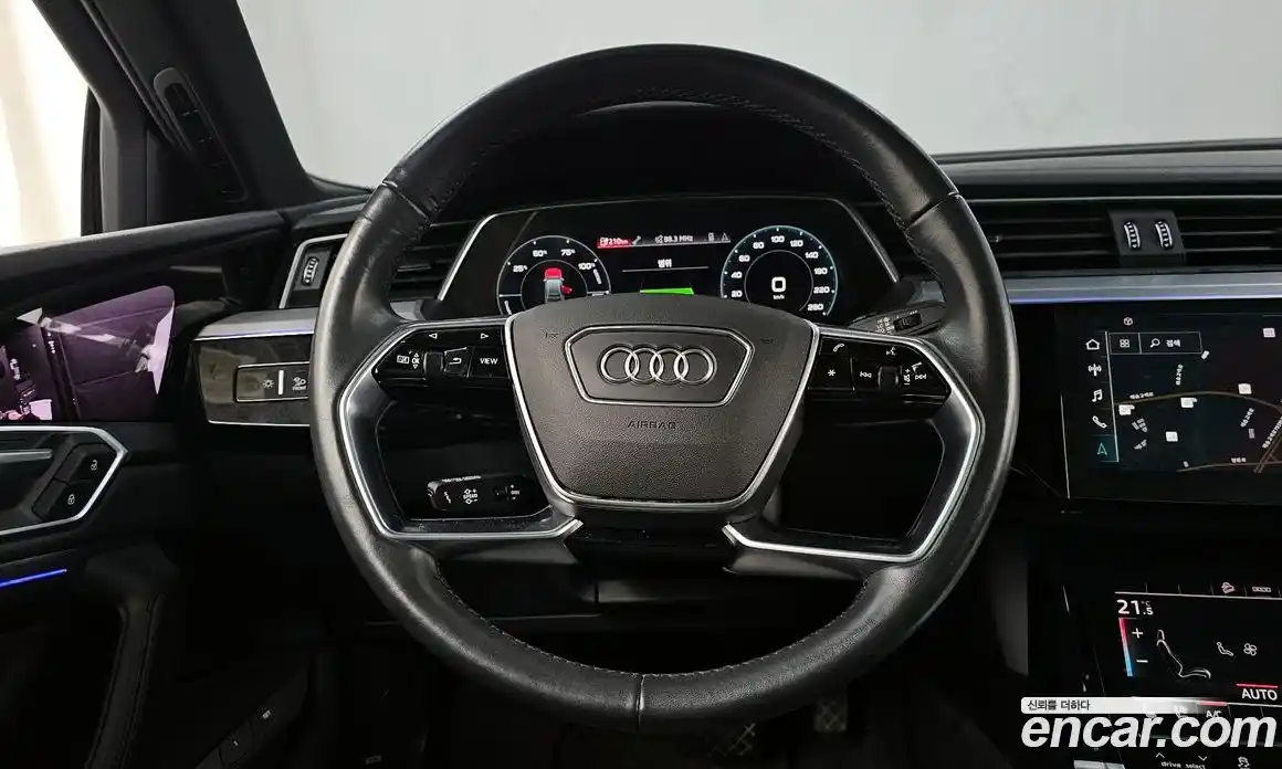 Audi e-tron 2022 0.2 Автомат в Москве № 163603, фото 17