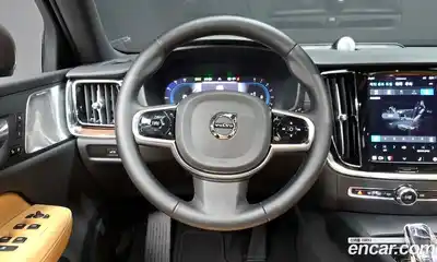 Volvo V60, 2024