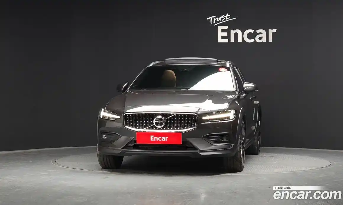 Volvo V60 2024 2.0 Автомат в Москве № 164136, фото 11