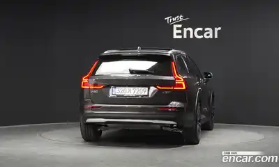 Volvo V60 2024 2.0 Автомат в Москве № 164136, миниатюра 12