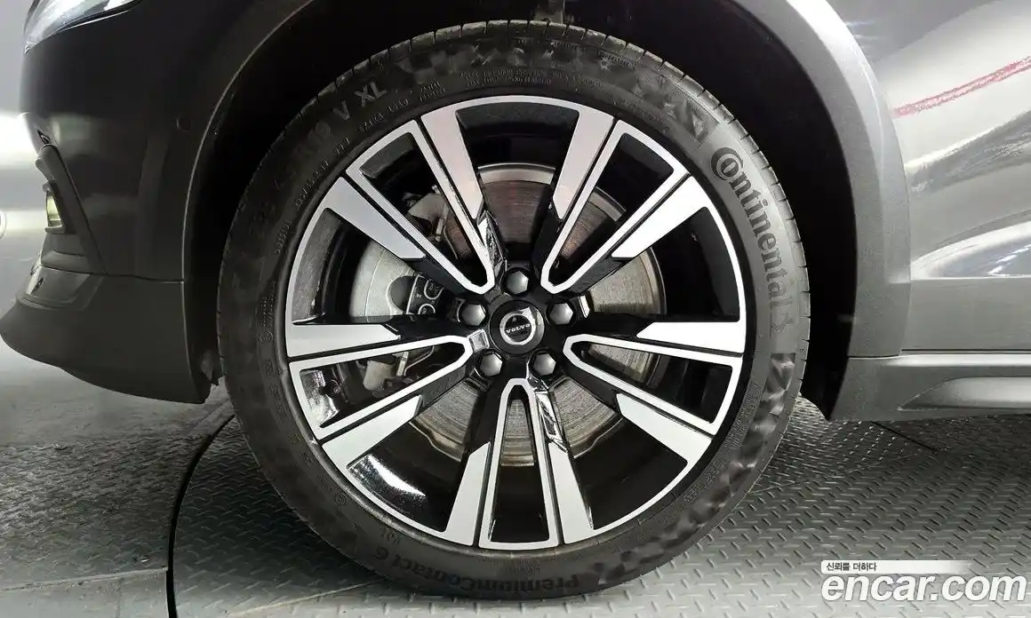 Volvo V60 2024 2.0 Автомат в Москве № 164136, фото 14