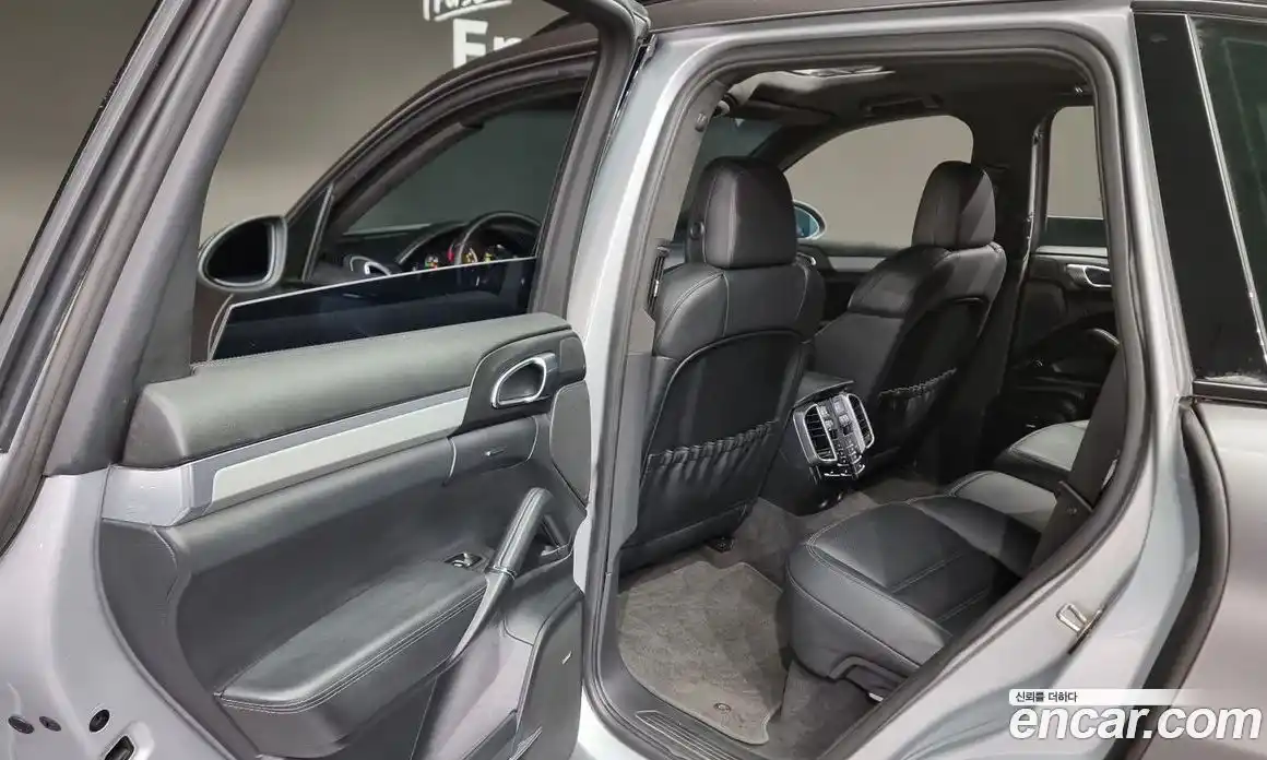 Porsche Cayenne 2011 4.8 Автомат в Москве № 165691, фото 6