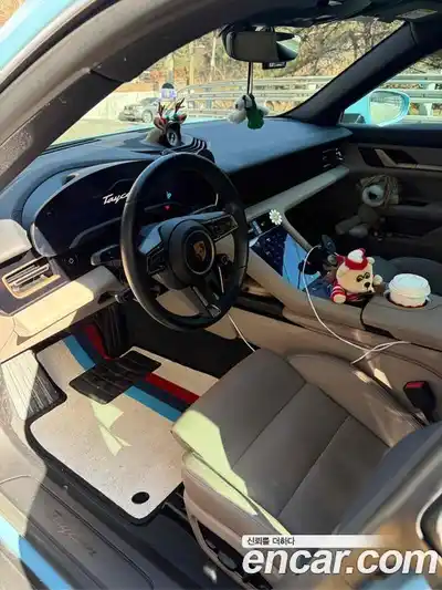 Porsche Taycan, 2023