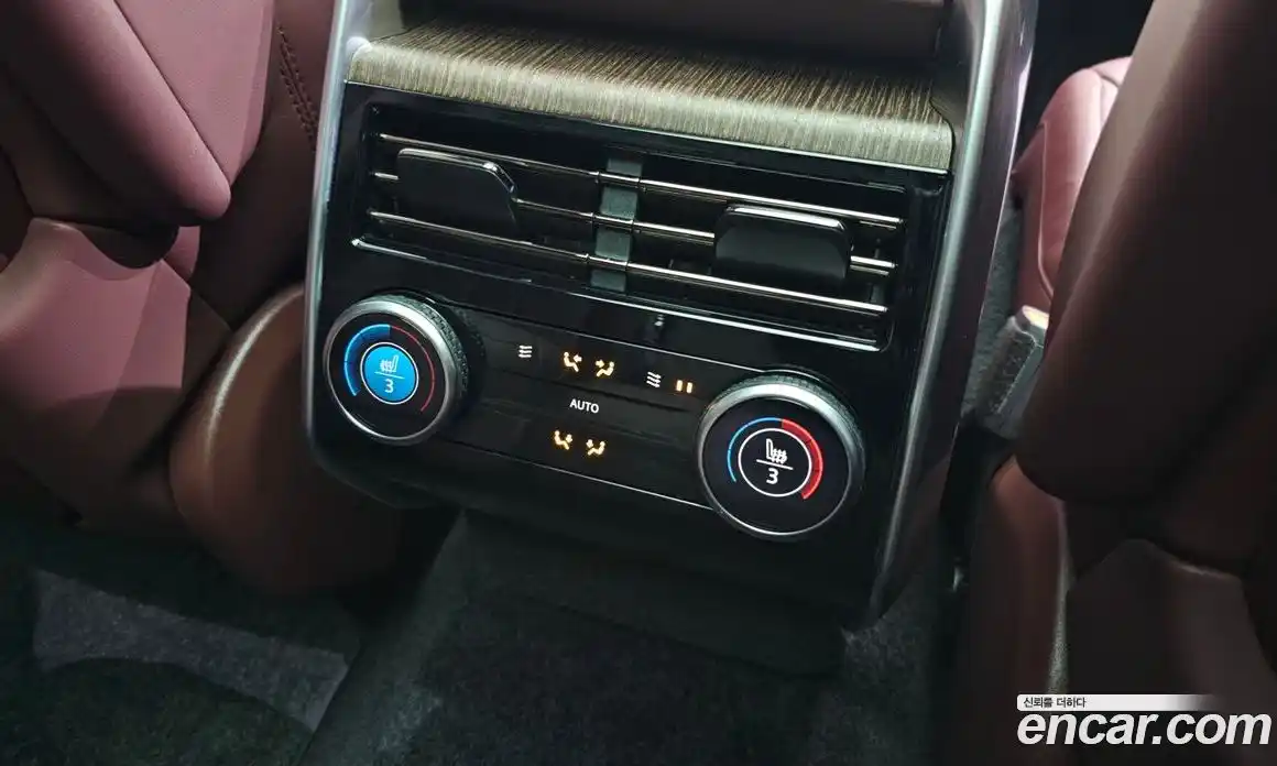 Land Rover Range-Rover 2024 4.4 Автомат в Москве № 165936, фото 17