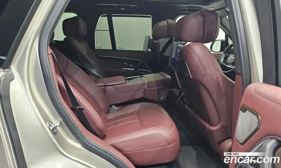 Land Rover Range-Rover 2024 4.4 Автомат в Москве № 165936, фото 4