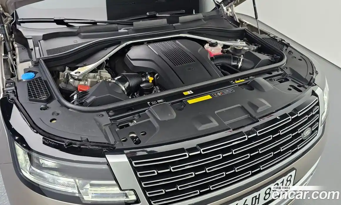 Land Rover Range-Rover 2024 4.4 Автомат в Москве № 165936, фото 7