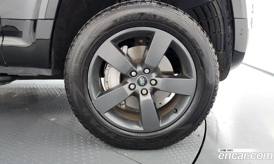 Land Rover Defender 2024 3.0 Автомат в Москве № 166080, фото 7