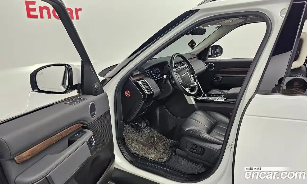 Land Rover Discovery 2018 3.0 Автомат в Москве № 166145, фото 16