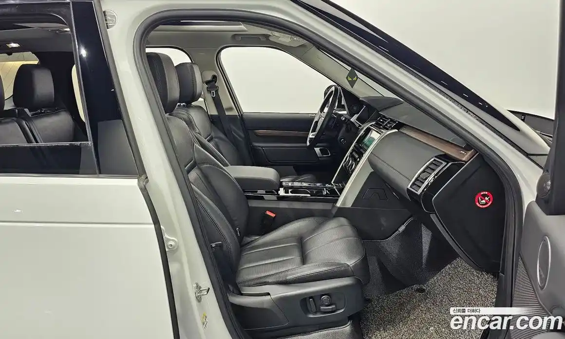 Land Rover Discovery 2018 3.0 Автомат в Москве № 166145, фото 3