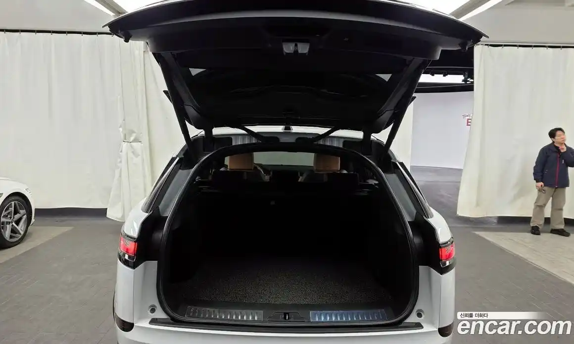 Land Rover Range-Rover Velar 2018 3.0 Автомат в Москве № 166272, фото 4