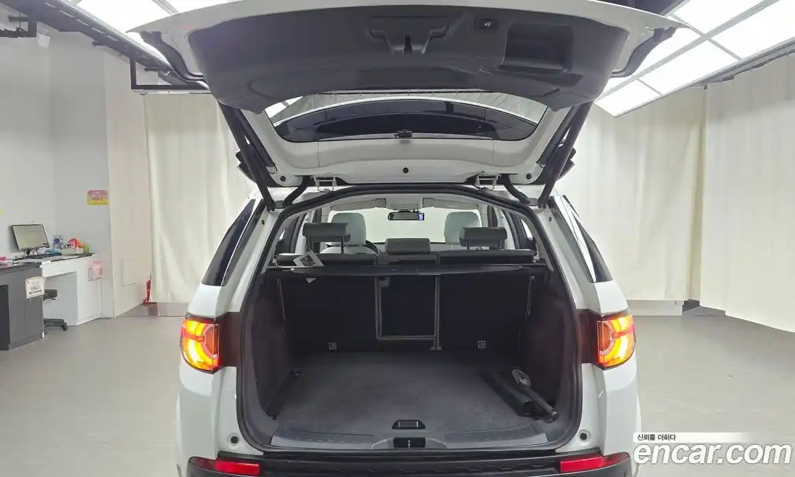 Land Rover Discovery Sport 2018 2.0 Автомат в Москве № 166362, фото 5