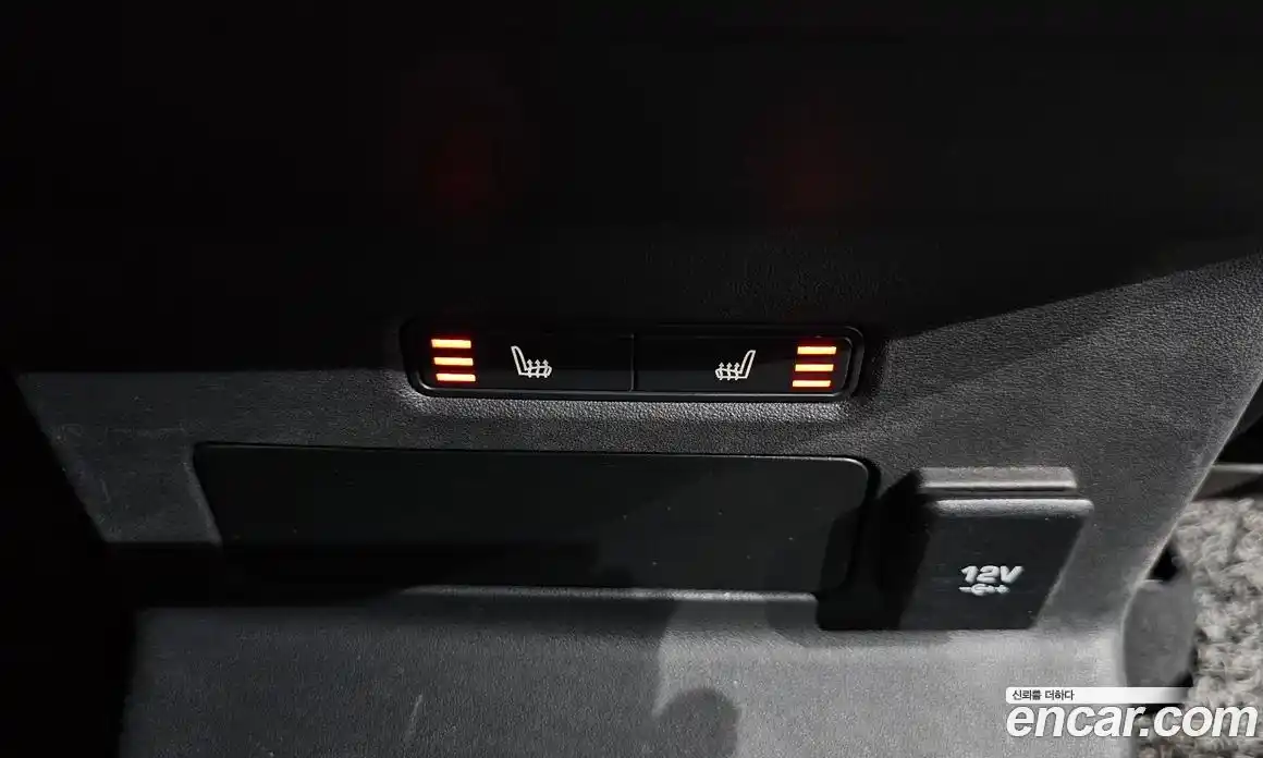 Land Rover Range-Rover Velar 2018 2.0 Автомат в Москве № 166388, фото 3