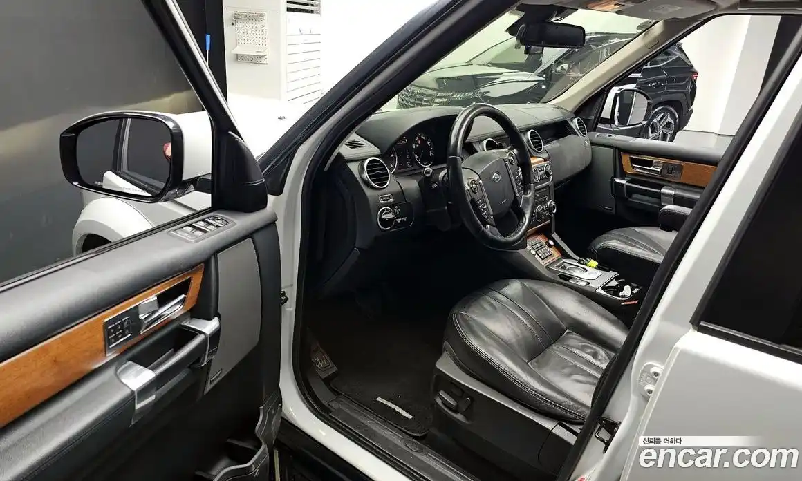 Land Rover Discovery 2015 3.0 Автомат в Москве № 166693, фото 14