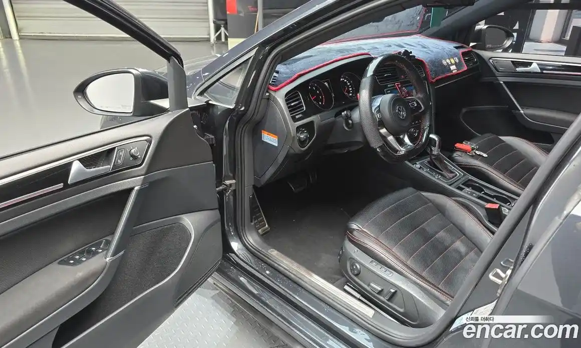 Volkswagen Golf 2016 2.0 Автомат в Москве № 168859, фото 3