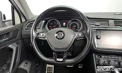 Volkswagen Tiguan 2020 2.0 Автомат в Москве № 168878, миниатюра 2