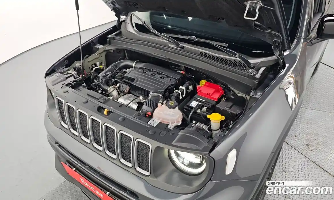 Jeep Renegade 2023 1.3 Автомат в Москве № 169476, фото 18