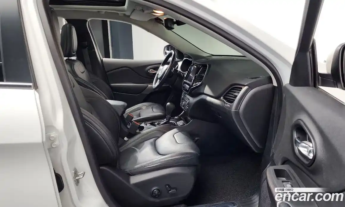 Jeep Cherokee 2020 2.4 Автомат в Москве № 169612, фото 14