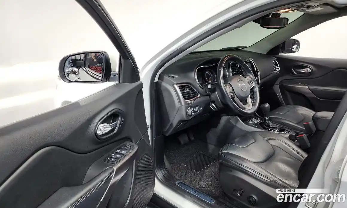 Jeep Cherokee 2020 2.4 Автомат в Москве № 169612, фото 18