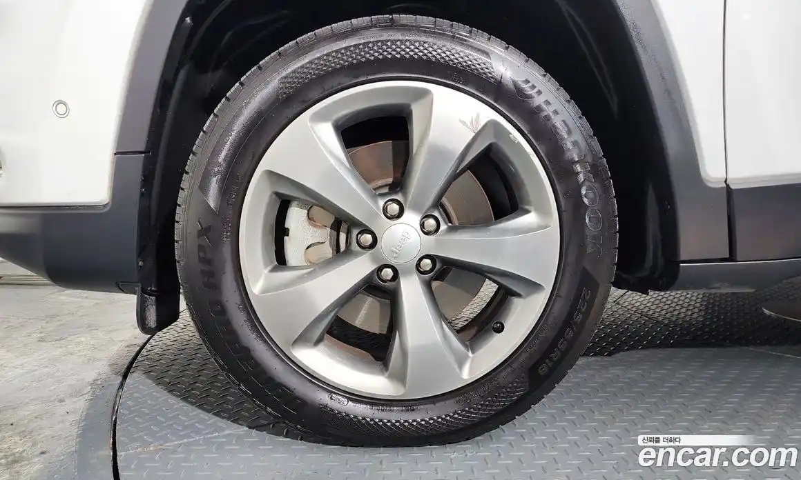 Jeep Cherokee 2020 2.4 Автомат в Москве № 169612, фото 4