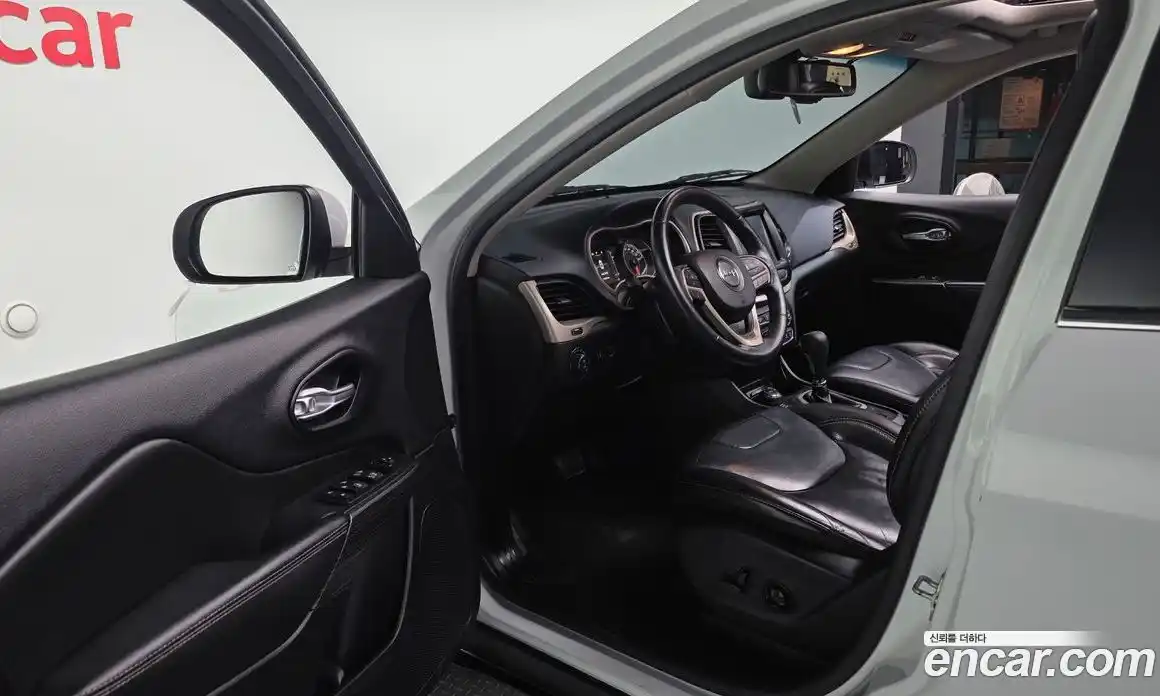 Jeep Cherokee 2016 2.2 Автомат в Москве № 169864, фото 11