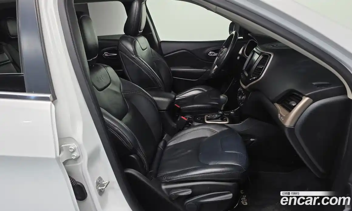 Jeep Cherokee 2016 2.2 Автомат в Москве № 169864, фото 14