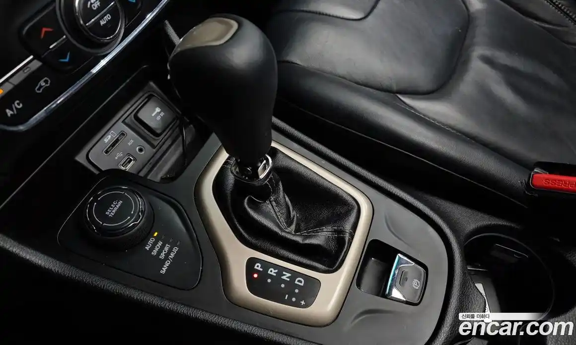 Jeep Cherokee 2016 2.2 Автомат в Москве № 169864, фото 8