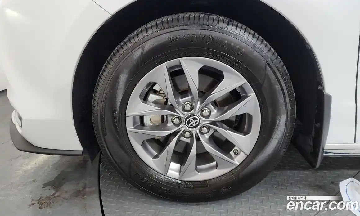 Toyota Sienna 2023 2.5 Автомат в Москве № 170155, фото 14