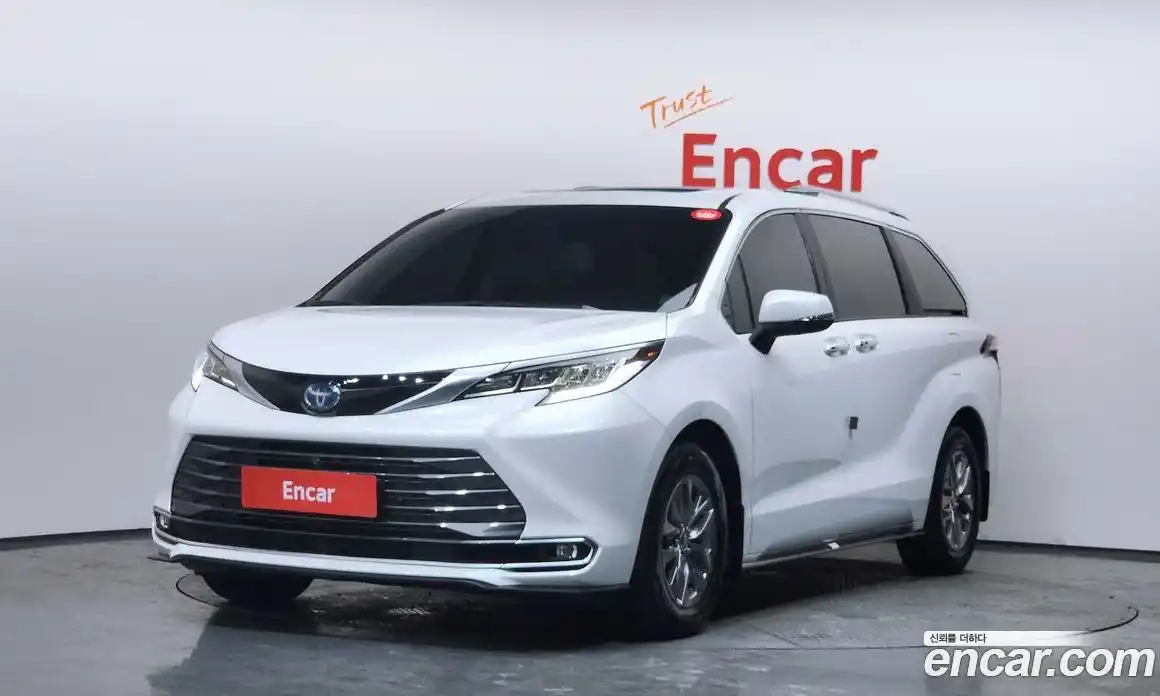 Toyota Sienna 2023 2.5 Автомат в Москве № 170155, фото 20