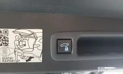 Toyota Sienna 2023 2.5 Автомат в Москве № 170155, миниатюра 2