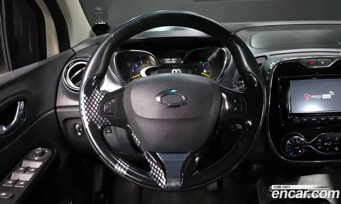 Renault QM3 2015 1.5 Автомат в Москве № 184886, фото 16