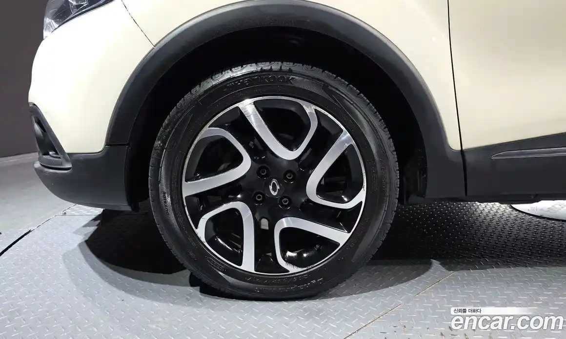 Renault QM3 2015 1.5 Автомат в Москве № 184886, фото 18