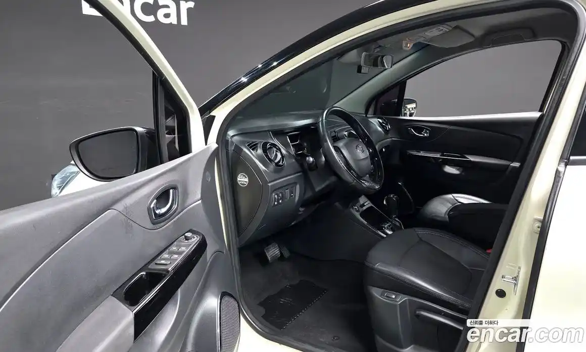 Renault QM3 2015 1.5 Автомат в Москве № 184886, фото 10