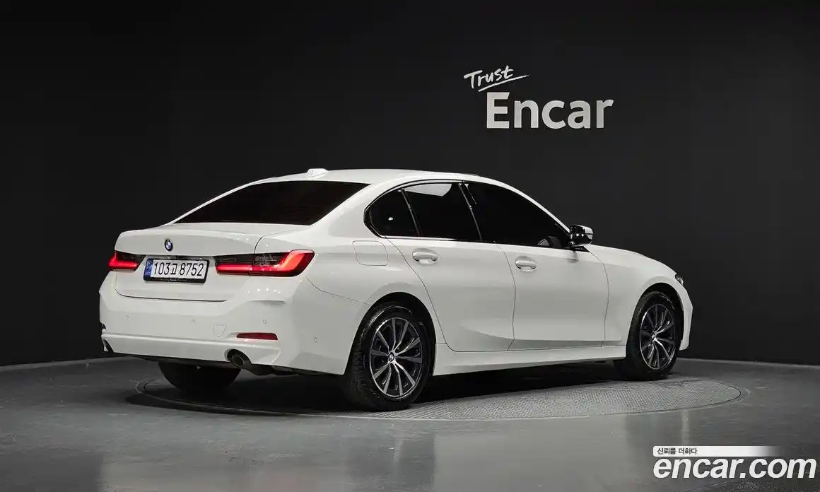 BMW 3-Series 2024 2.0 Автомат в Москве № 188408, фото 3