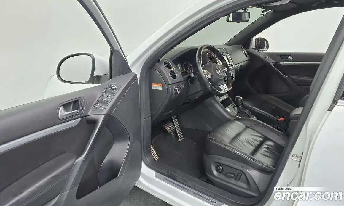 Volkswagen Tiguan 2014 2.0 Автомат в Москве № 188529, фото 18