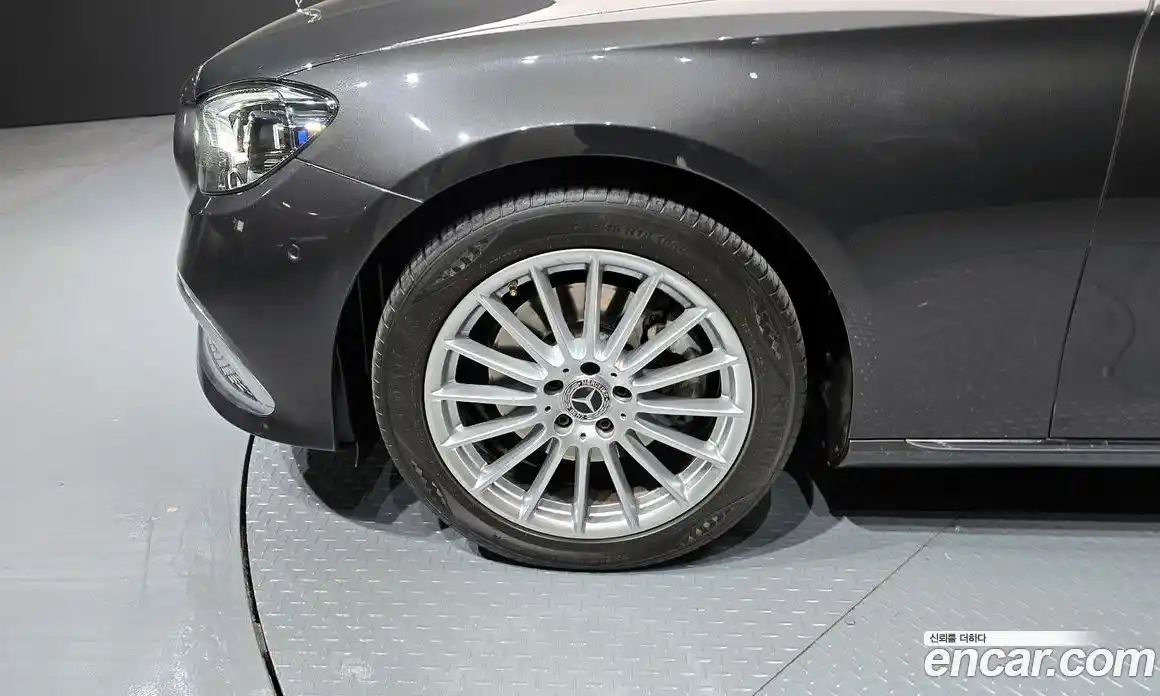 Mercedes-Benz E-Class 2021 2.0 Автомат в Москве № 192239, фото 13