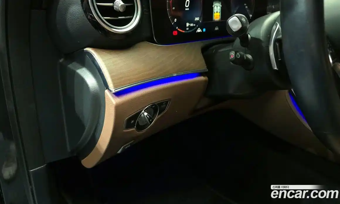 Mercedes-Benz E-Class 2021 2.0 Автомат в Москве № 192239, фото 17