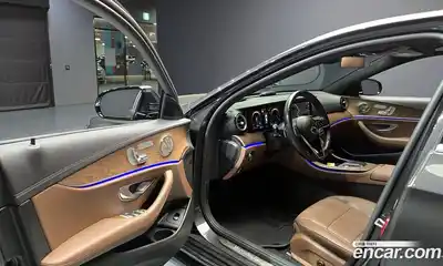 Mercedes-Benz E-Class 2021 2.0 Автомат в Москве № 192239, миниатюра 9