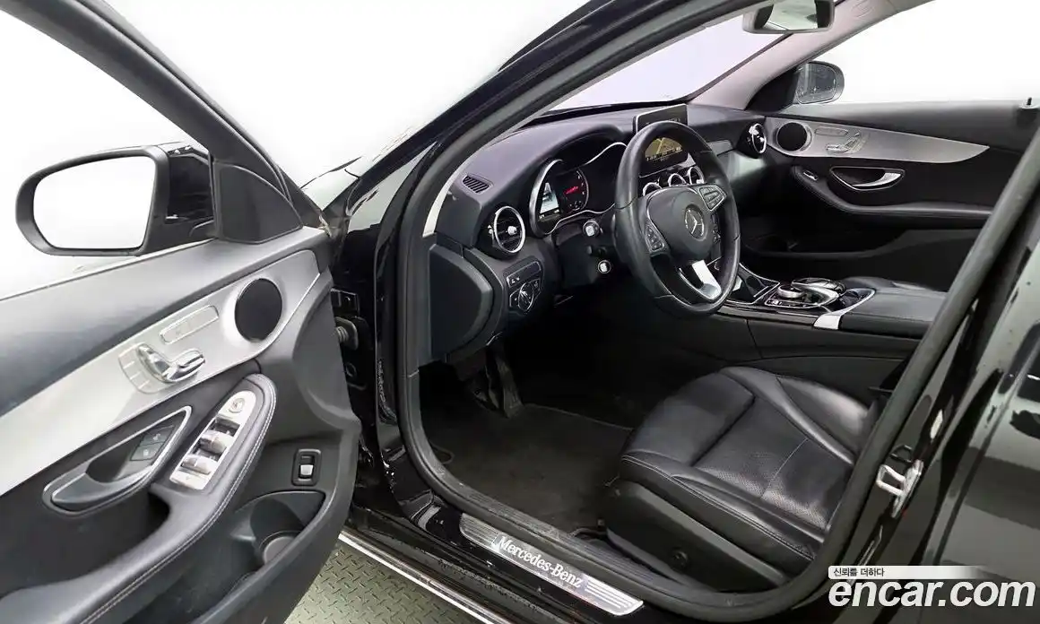 Mercedes-Benz C-Class 2018 2.0 Автомат в Москве № 194275, фото 13