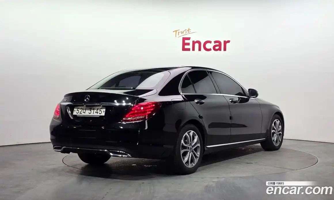 Mercedes-Benz C-Class 2018 2.0 Автомат в Москве № 194275, фото 17